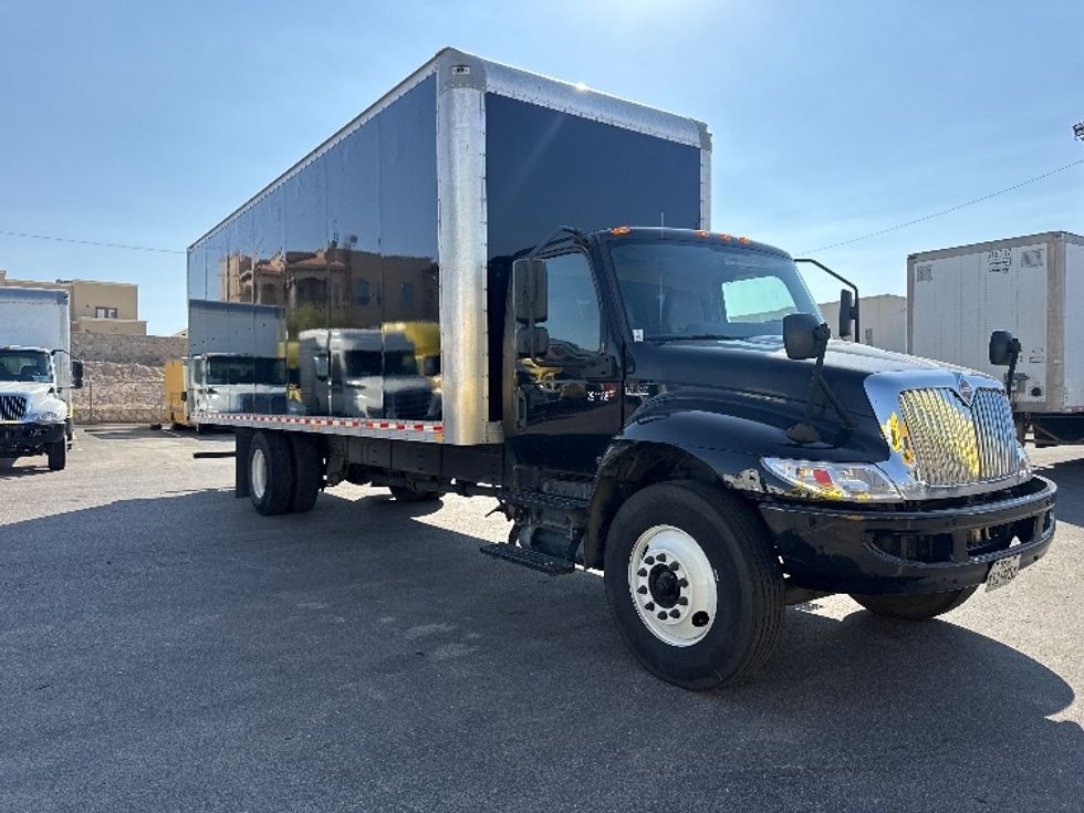Medium Duty Box Truck-Light and Medium Duty Trucks-International-2020-MV607-El Paso-TX-157,681\n\t\tmiles-$ 51,000 - Image 1