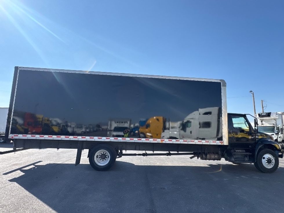 Medium Duty Box Truck-Light and Medium Duty Trucks-International-2020-MV607-El Paso-TX-157,681\n\t\tmiles-$ 51,000 - Image 15