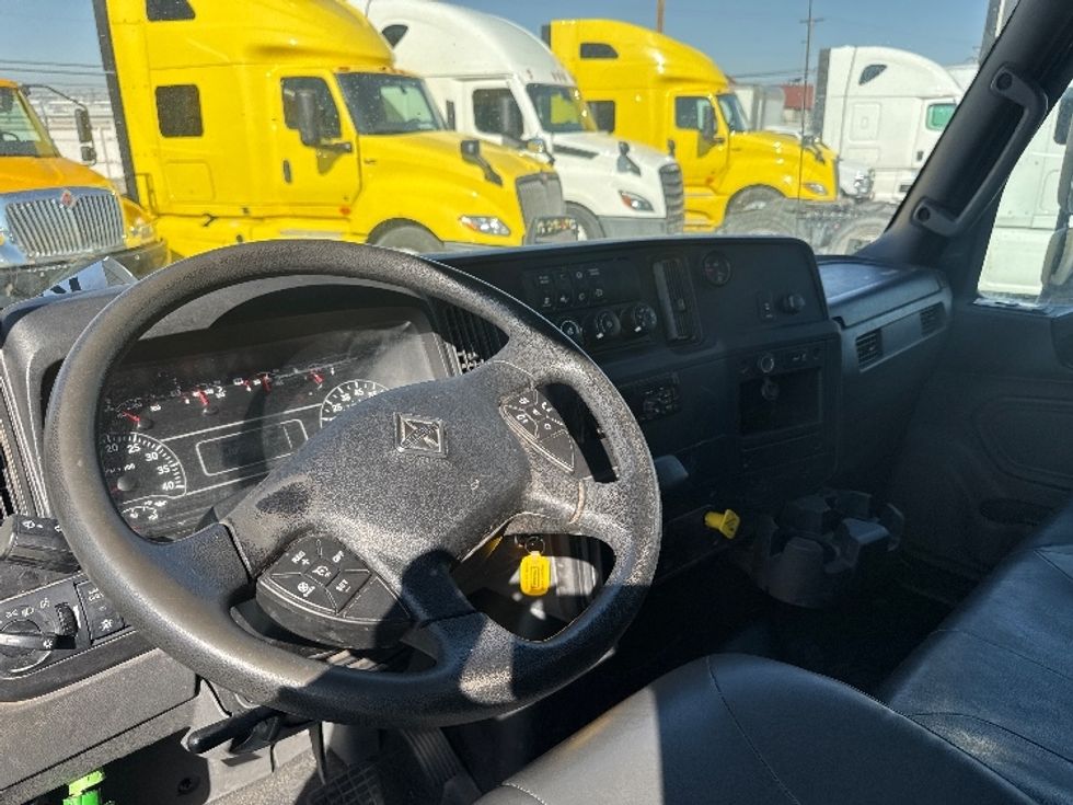 Medium Duty Box Truck-Light and Medium Duty Trucks-International-2020-MV607-El Paso-TX-157,681\n\t\tmiles-$ 51,000 - Image 17