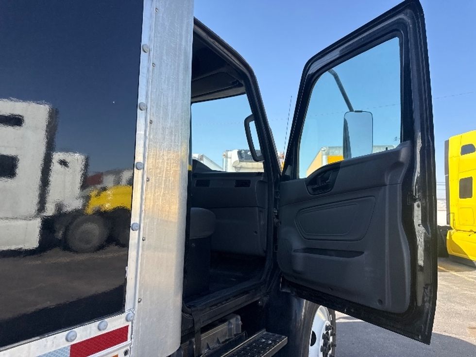 Medium Duty Box Truck-Light and Medium Duty Trucks-International-2020-MV607-El Paso-TX-157,681\n\t\tmiles-$ 51,000 - Image 20