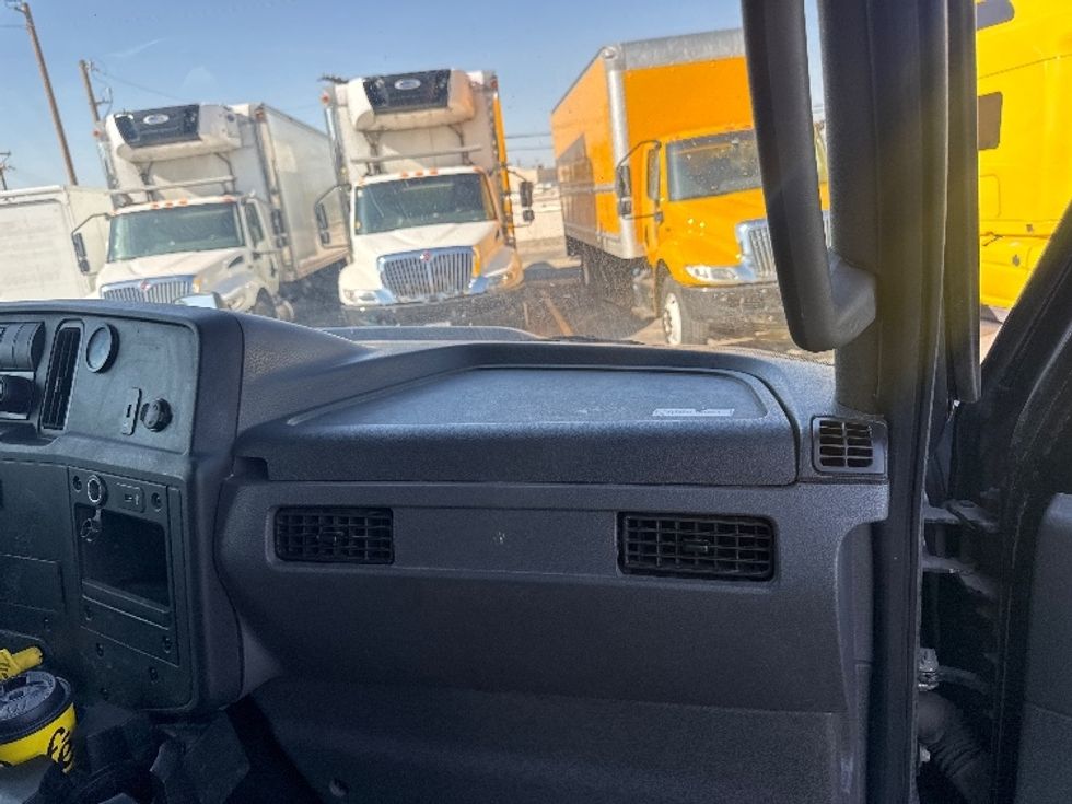 Medium Duty Box Truck-Light and Medium Duty Trucks-International-2020-MV607-El Paso-TX-157,681\n\t\tmiles-$ 51,000 - Image 21