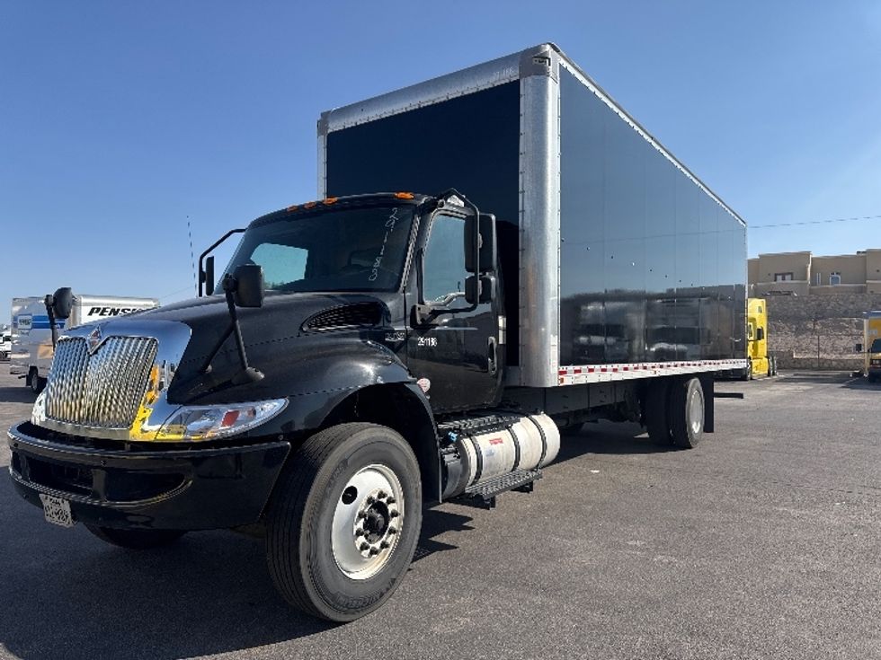 Medium Duty Box Truck-Light and Medium Duty Trucks-International-2020-MV607-El Paso-TX-157,681\n\t\tmiles-$ 51,000 - Image 3