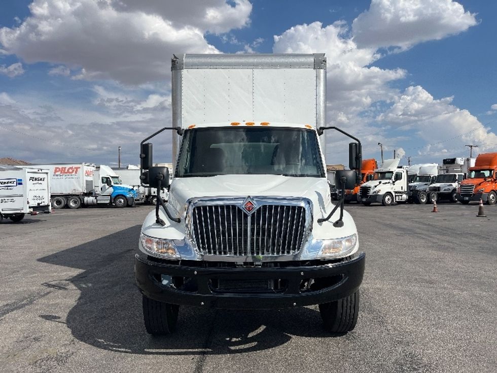 Medium Duty Box Truck-Light and Medium Duty Trucks-International-2020-MV607-El Paso-TX-201,946\n\t\tmiles-$ 47,000 - Image 2