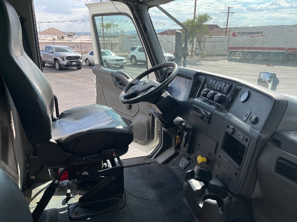 Medium Duty Box Truck-Light and Medium Duty Trucks-International-2020-MV607-El Paso-TX-201,946\n\t\tmiles-$ 47,000 - Image 22