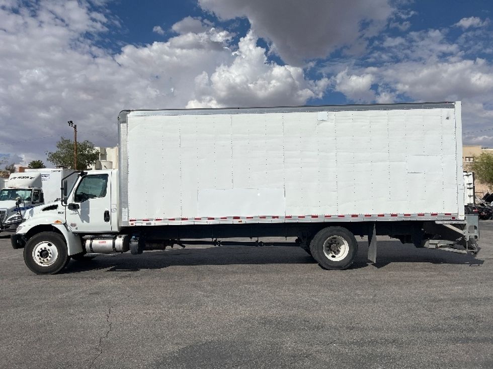 Medium Duty Box Truck-Light and Medium Duty Trucks-International-2020-MV607-El Paso-TX-201,946\n\t\tmiles-$ 47,000 - Image 4