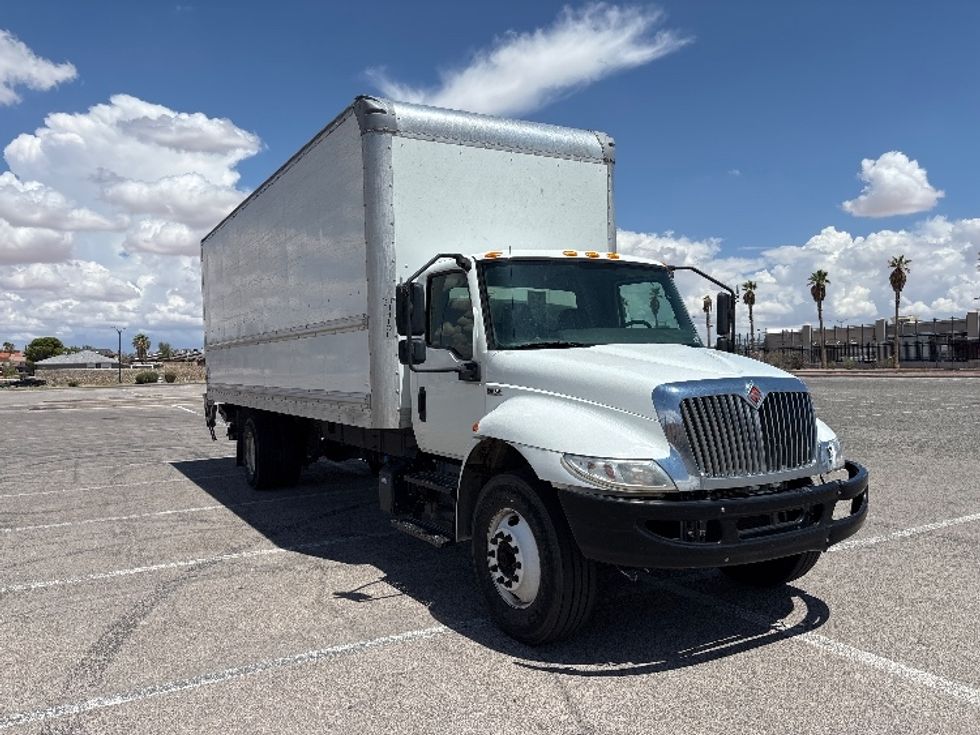 Medium Duty Box Truck-Light and Medium Duty Trucks-International-2020-MV607-El Paso-TX-202,588\n\t\tmiles-$ 46,750 - Image 1