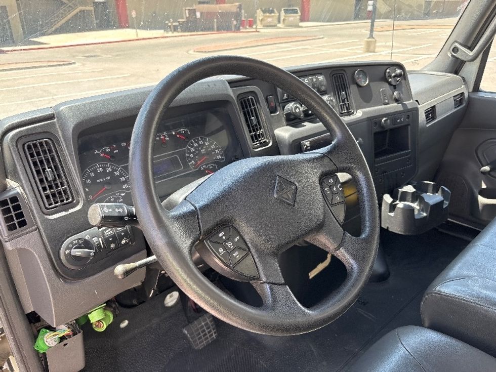 Medium Duty Box Truck-Light and Medium Duty Trucks-International-2020-MV607-El Paso-TX-202,588\n\t\tmiles-$ 46,750 - Image 17