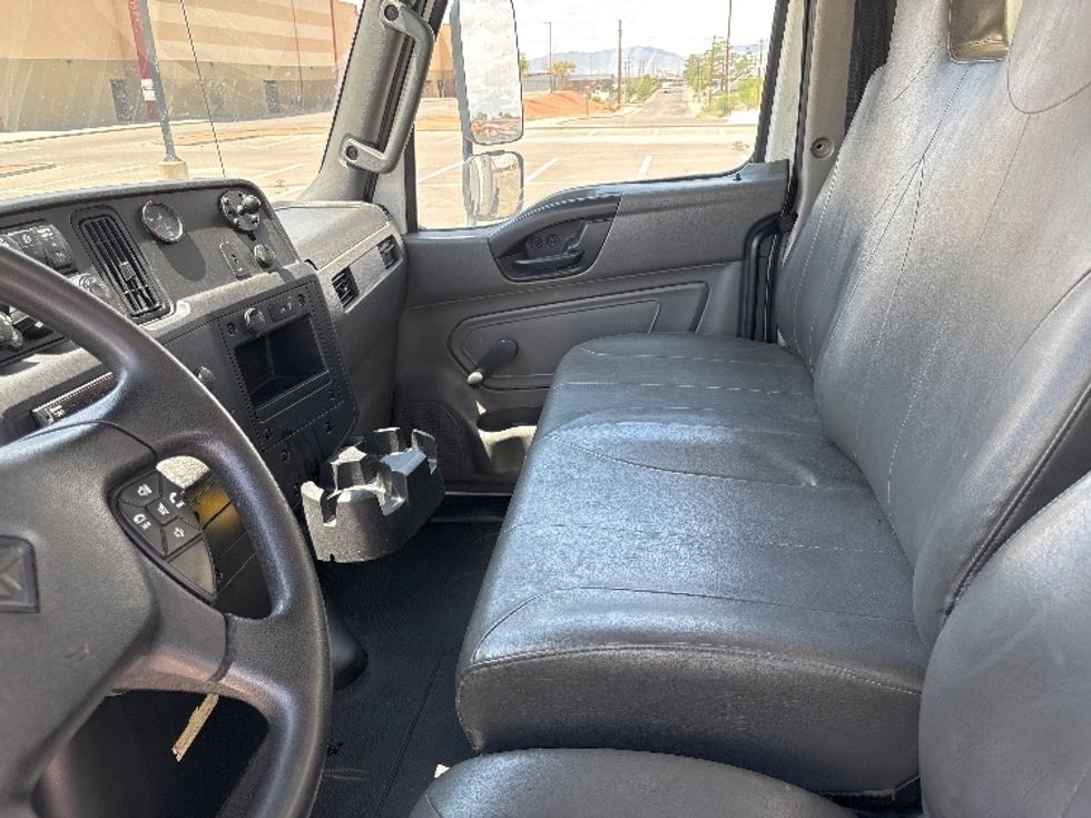Medium Duty Box Truck-Light and Medium Duty Trucks-International-2020-MV607-El Paso-TX-202,588\n\t\tmiles-$ 46,750 - Image 19