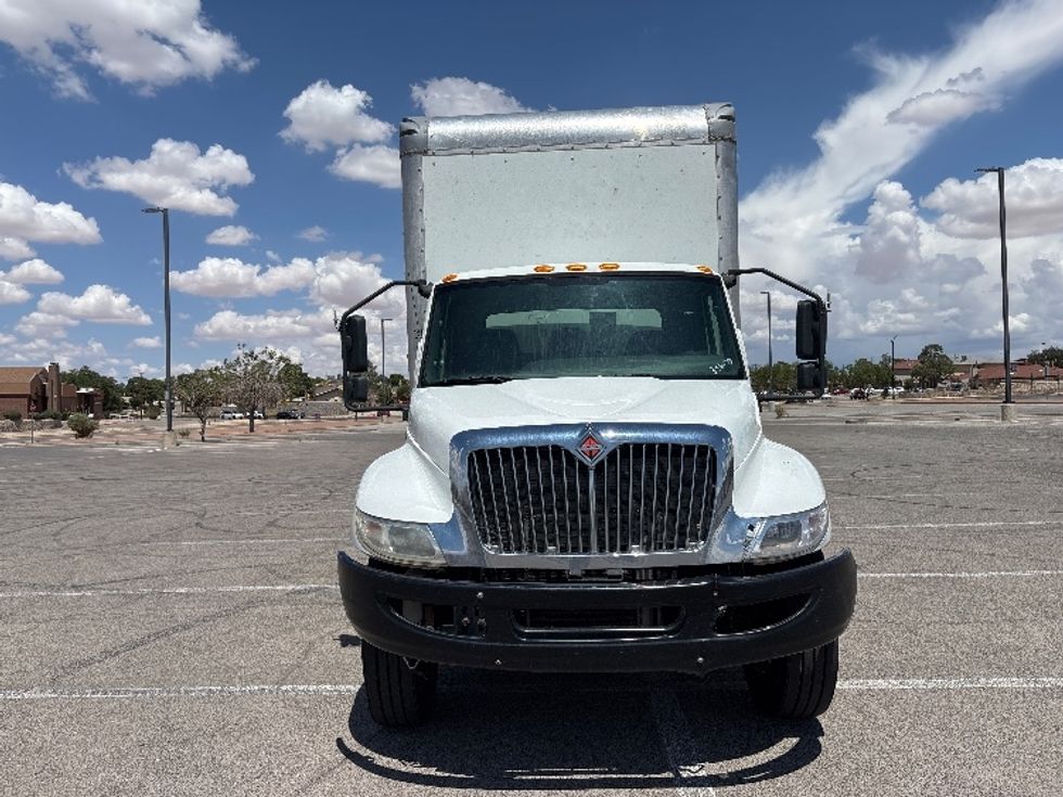 Medium Duty Box Truck-Light and Medium Duty Trucks-International-2020-MV607-El Paso-TX-202,588\n\t\tmiles-$ 46,750 - Image 2