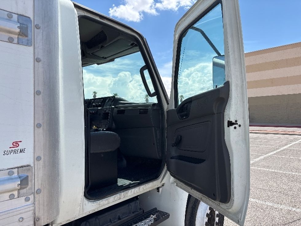 Medium Duty Box Truck-Light and Medium Duty Trucks-International-2020-MV607-El Paso-TX-202,588\n\t\tmiles-$ 46,750 - Image 20