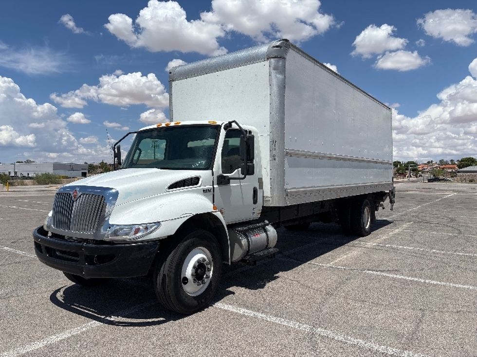 Medium Duty Box Truck-Light and Medium Duty Trucks-International-2020-MV607-El Paso-TX-202,588\n\t\tmiles-$ 46,750 - Image 3