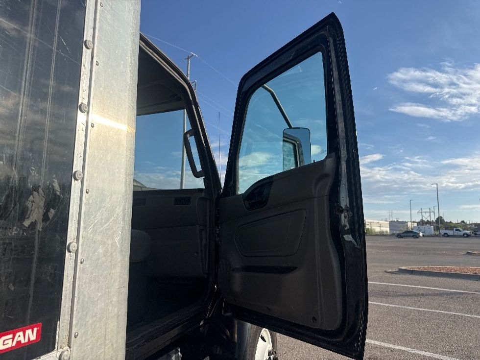Medium Duty Box Truck-Light and Medium Duty Trucks-International-2020-MV607-El Paso-TX-224,936\n\t\tmiles-$ 40,500 - Image 20