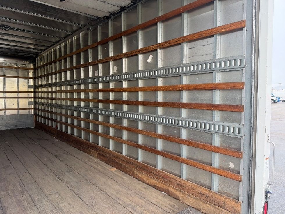 Medium Duty Box Truck-Light and Medium Duty Trucks-International-2020-MV607-El Paso-TX-264,146\n\t\tmiles-$ 42,250 - Image 12