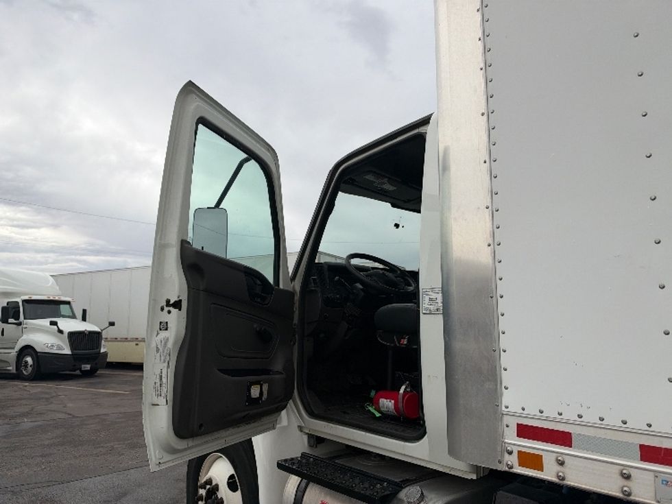 Medium Duty Box Truck-Light and Medium Duty Trucks-International-2020-MV607-El Paso-TX-264,146\n\t\tmiles-$ 42,250 - Image 16