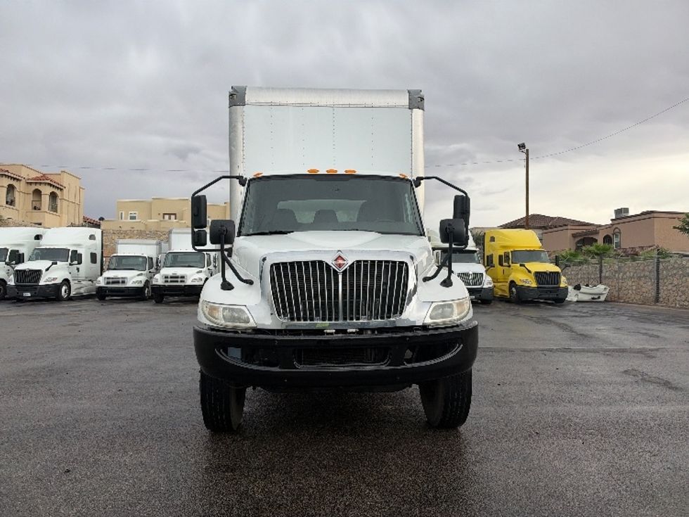 Medium Duty Box Truck-Light and Medium Duty Trucks-International-2020-MV607-El Paso-TX-264,146\n\t\tmiles-$ 42,250 - Image 2