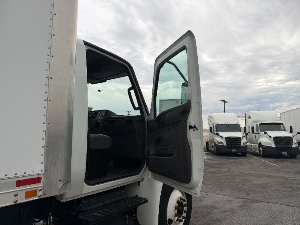 Medium Duty Box Truck-Light and Medium Duty Trucks-International-2020-MV607-El Paso-TX-264,146\n\t\tmiles-$ 42,250 - Image 20