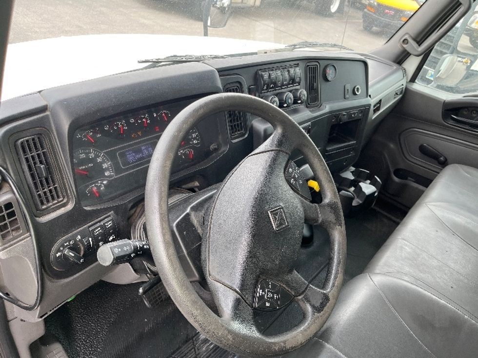 Medium Duty Box Truck-Light and Medium Duty Trucks-International-2020-MV607-El Paso-TX-269,340\n\t\tmiles-$ 34,750 - Image 17