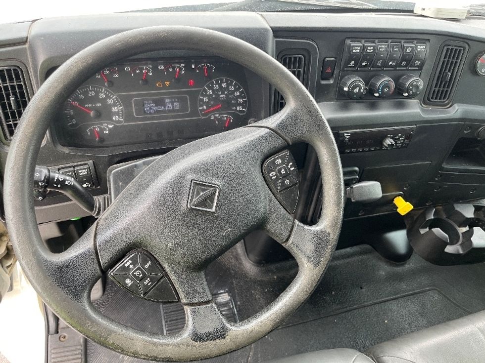 Medium Duty Box Truck-Light and Medium Duty Trucks-International-2020-MV607-El Paso-TX-269,340\n\t\tmiles-$ 34,750 - Image 18