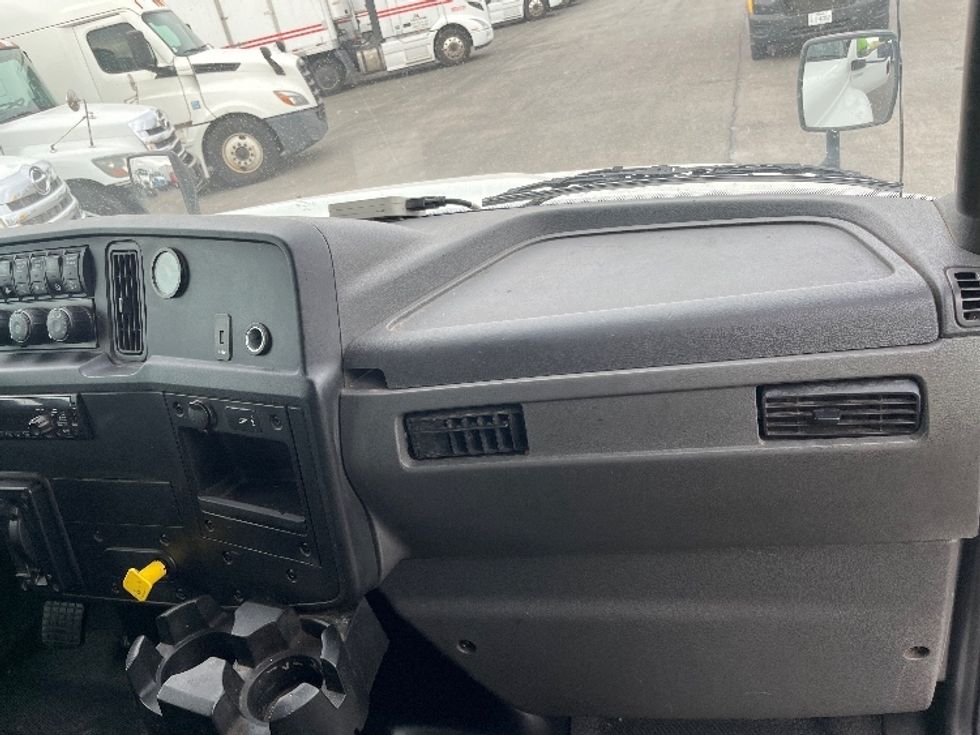 Medium Duty Box Truck-Light and Medium Duty Trucks-International-2020-MV607-El Paso-TX-269,340\n\t\tmiles-$ 34,750 - Image 21