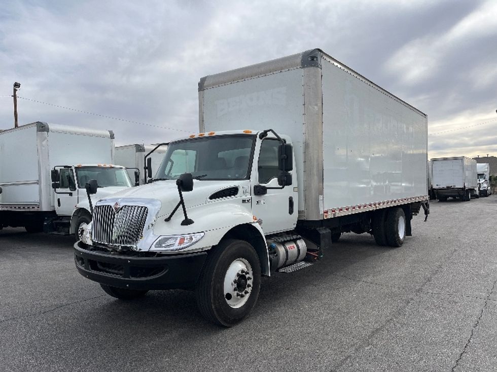 Medium Duty Box Truck-Light and Medium Duty Trucks-International-2020-MV607-El Paso-TX-269,340\n\t\tmiles-$ 34,750 - Image 3