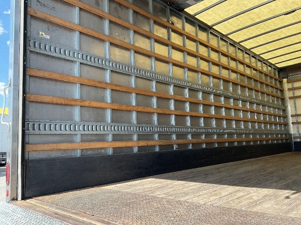 Medium Duty Box Truck-Light and Medium Duty Trucks-International-2020-MV607-Elkhart-IN-140,883\n\t\tmiles-$ 58,250 - Image 11