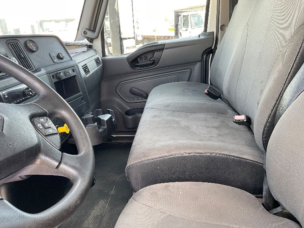 Medium Duty Box Truck-Light and Medium Duty Trucks-International-2020-MV607-Elkhart-IN-140,883\n\t\tmiles-$ 58,250 - Image 19