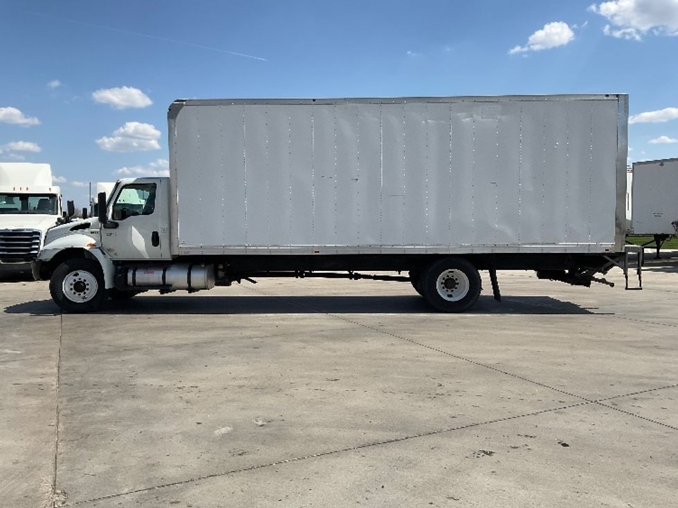 Medium Duty Box Truck-Light and Medium Duty Trucks-International-2020-MV607-Elkhart-IN-140,883\n\t\tmiles-$ 58,250 - Image 4