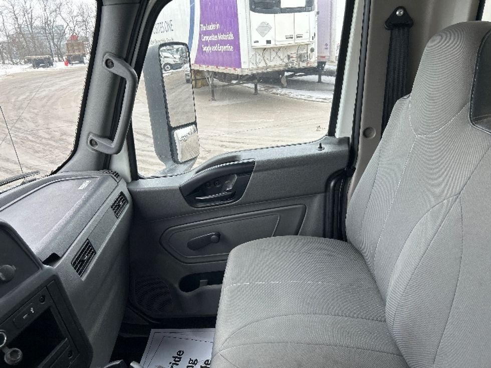 Medium Duty Box Truck-Light and Medium Duty Trucks-International-2020-MV607-Elkhart-IN-142,861\n\t\tmiles-$ 48,500 - Image 17