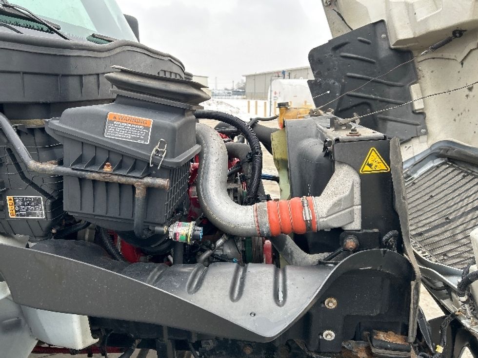 Medium Duty Box Truck-Light and Medium Duty Trucks-International-2020-MV607-Elkhart-IN-142,861\n\t\tmiles-$ 48,500 - Image 21