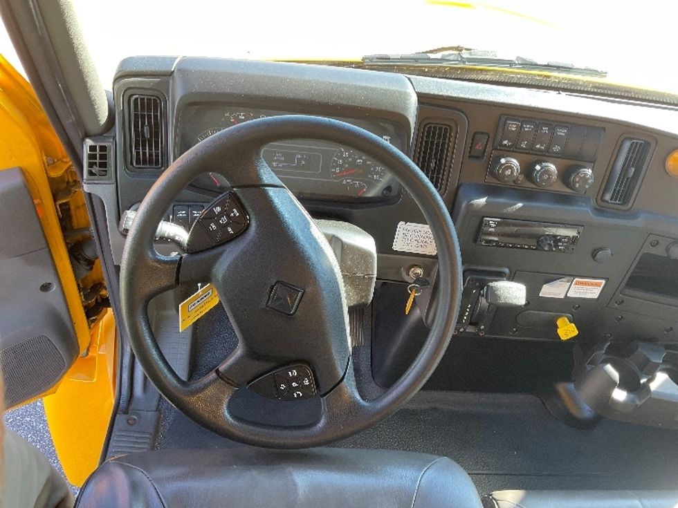 Medium Duty Box Truck-Light and Medium Duty Trucks-International-2020-MV607-Elkhart-IN-168,362\n\t\tmiles-$ 54,000 - Image 18