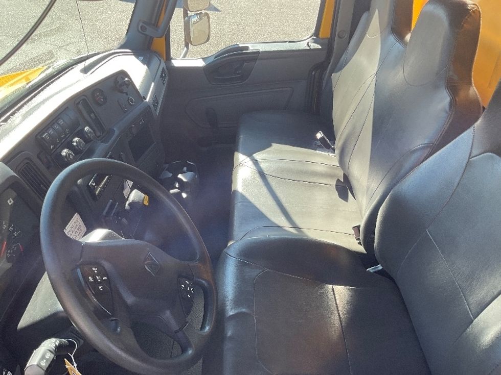 Medium Duty Box Truck-Light and Medium Duty Trucks-International-2020-MV607-Elkhart-IN-168,362\n\t\tmiles-$ 54,000 - Image 19