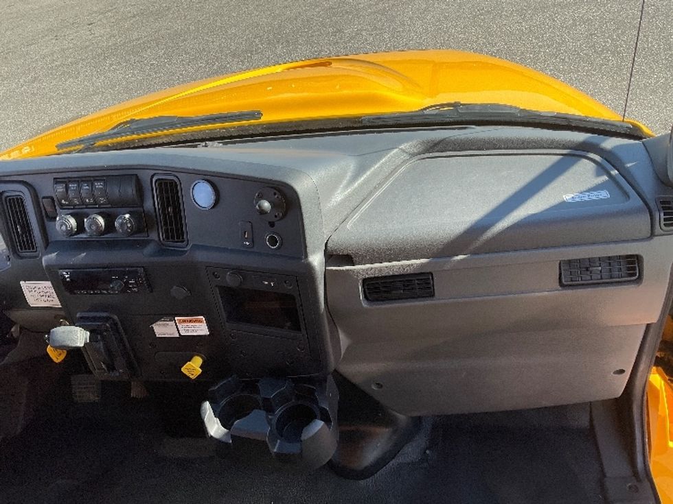 Medium Duty Box Truck-Light and Medium Duty Trucks-International-2020-MV607-Elkhart-IN-168,362\n\t\tmiles-$ 54,000 - Image 21