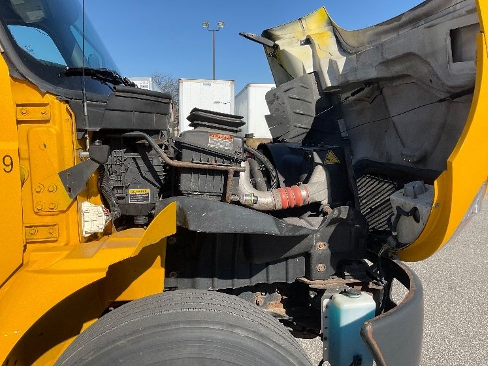 Medium Duty Box Truck-Light and Medium Duty Trucks-International-2020-MV607-Elkhart-IN-168,362\n\t\tmiles-$ 54,000 - Image 23