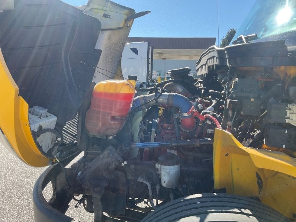 Medium Duty Box Truck-Light and Medium Duty Trucks-International-2020-MV607-Elkhart-IN-168,362\n\t\tmiles-$ 54,000 - Image 24