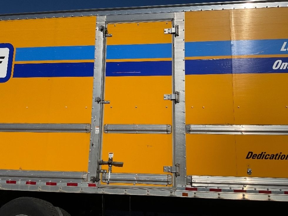 Medium Duty Box Truck-Light and Medium Duty Trucks-International-2020-MV607-Elkhart-IN-168,362\n\t\tmiles-$ 54,000 - Image 25