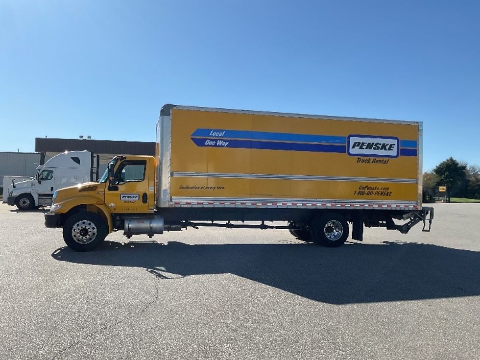 Medium Duty Box Truck-Light and Medium Duty Trucks-International-2020-MV607-Elkhart-IN-168,362\n\t\tmiles-$ 54,000 - Image 4