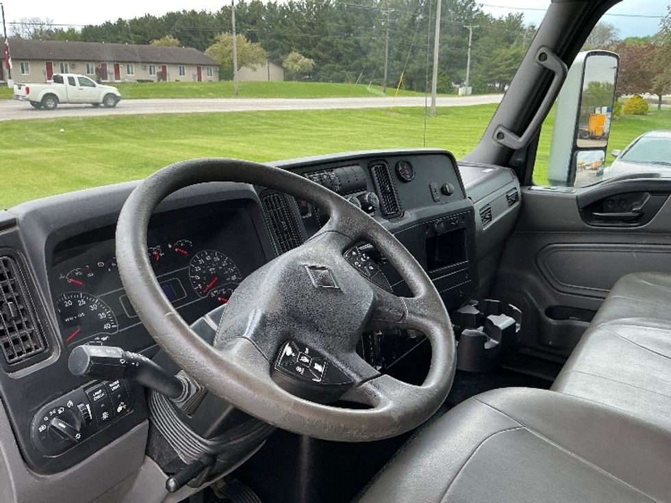Medium Duty Box Truck-Light and Medium Duty Trucks-International-2020-MV607-Elkhart-IN-188,500\n\t\tmiles-$ 42,500 - Image 15