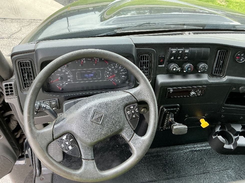 Medium Duty Box Truck-Light and Medium Duty Trucks-International-2020-MV607-Elkhart-IN-188,500\n\t\tmiles-$ 42,500 - Image 16