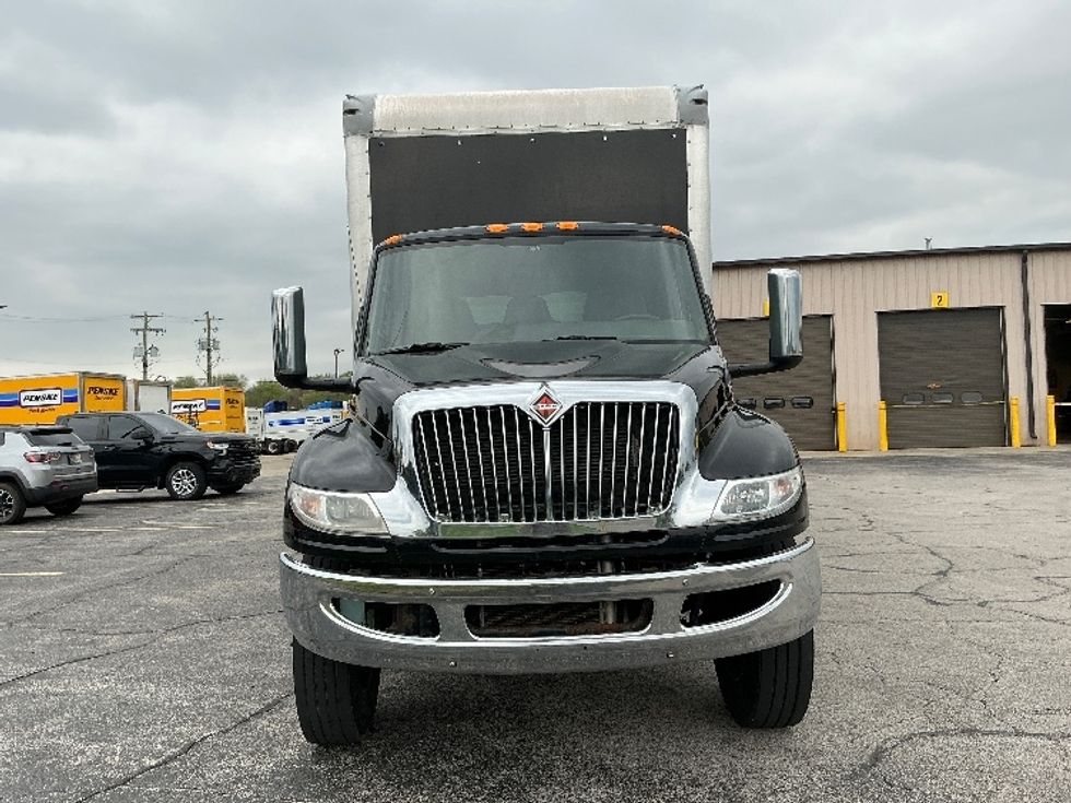 Medium Duty Box Truck-Light and Medium Duty Trucks-International-2020-MV607-Elkhart-IN-188,500\n\t\tmiles-$ 42,500 - Image 2