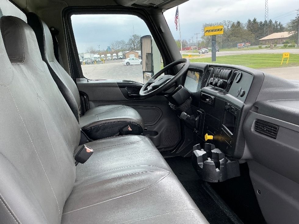 Medium Duty Box Truck-Light and Medium Duty Trucks-International-2020-MV607-Elkhart-IN-188,500\n\t\tmiles-$ 42,500 - Image 20