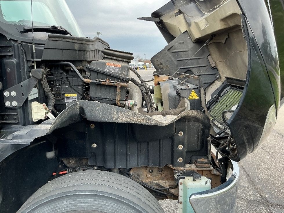 Medium Duty Box Truck-Light and Medium Duty Trucks-International-2020-MV607-Elkhart-IN-188,500\n\t\tmiles-$ 42,500 - Image 21