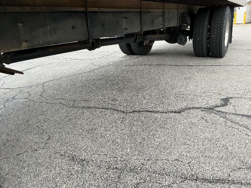 Medium Duty Box Truck-Light and Medium Duty Trucks-International-2020-MV607-Elkhart-IN-188,500\n\t\tmiles-$ 42,500 - Image 5