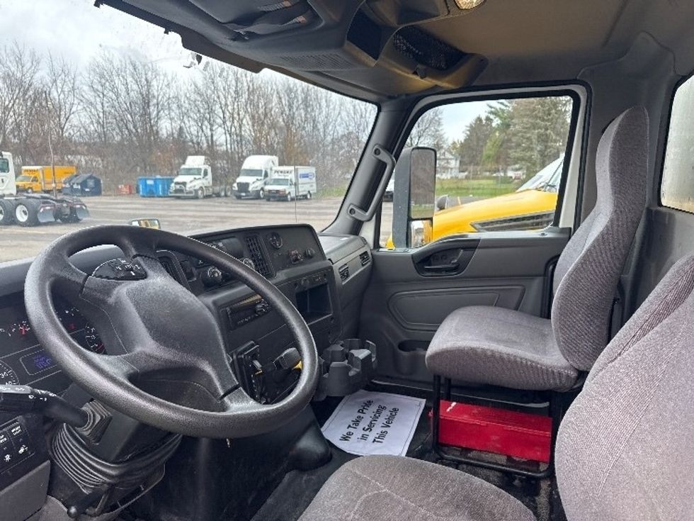Medium Duty Box Truck-Light and Medium Duty Trucks-International-2020-MV607-Elmira-NY-239,626\n\t\tmiles-$ 30,750 - Image 17