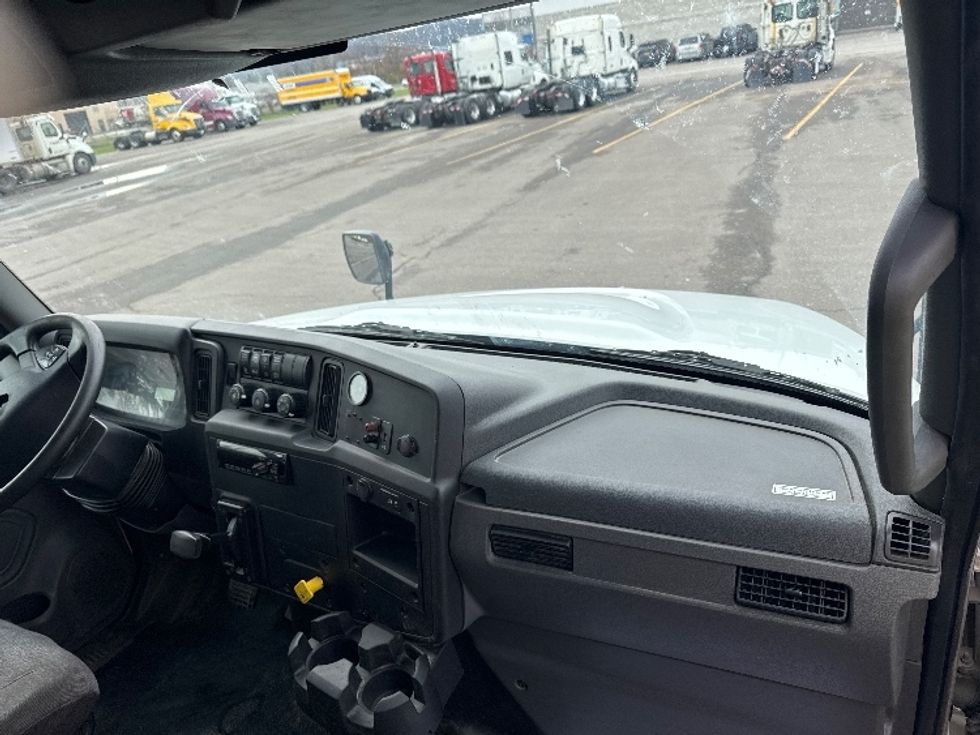 Medium Duty Box Truck-Light and Medium Duty Trucks-International-2020-MV607-Elmira-NY-239,626\n\t\tmiles-$ 30,750 - Image 21