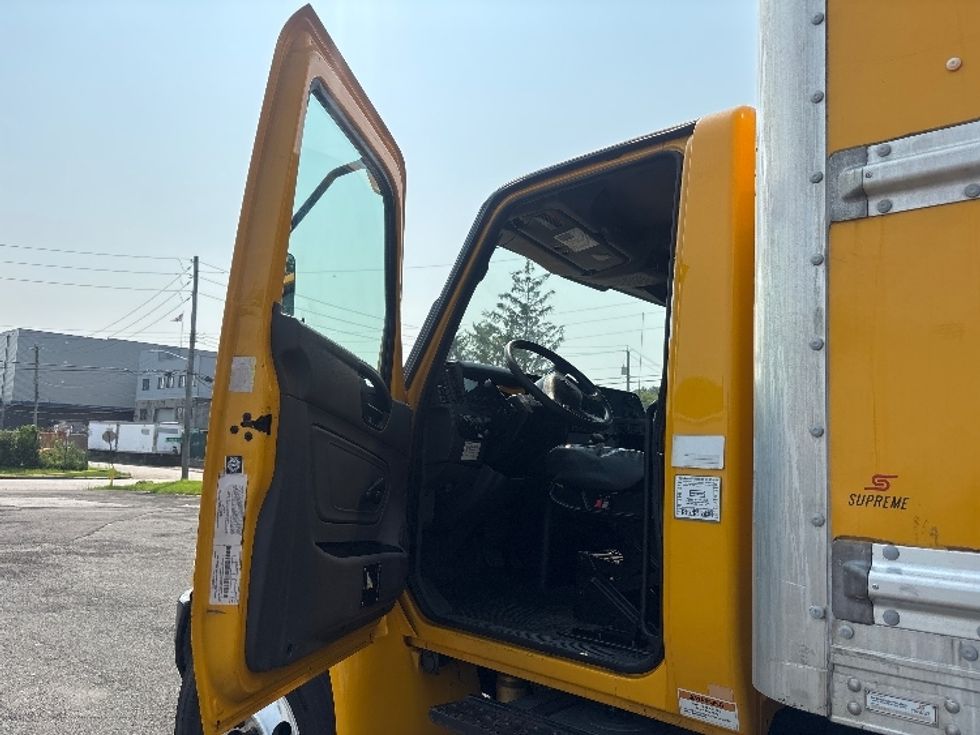 Medium Duty Box Truck-Light and Medium Duty Trucks-International-2020-MV607-Elmsford-NY-140,523\n\t\tmiles-$ 60,750 - Image 16