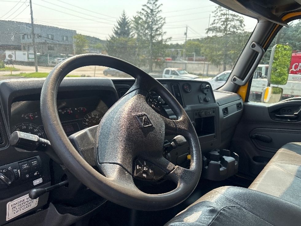 Medium Duty Box Truck-Light and Medium Duty Trucks-International-2020-MV607-Elmsford-NY-140,523\n\t\tmiles-$ 60,750 - Image 17