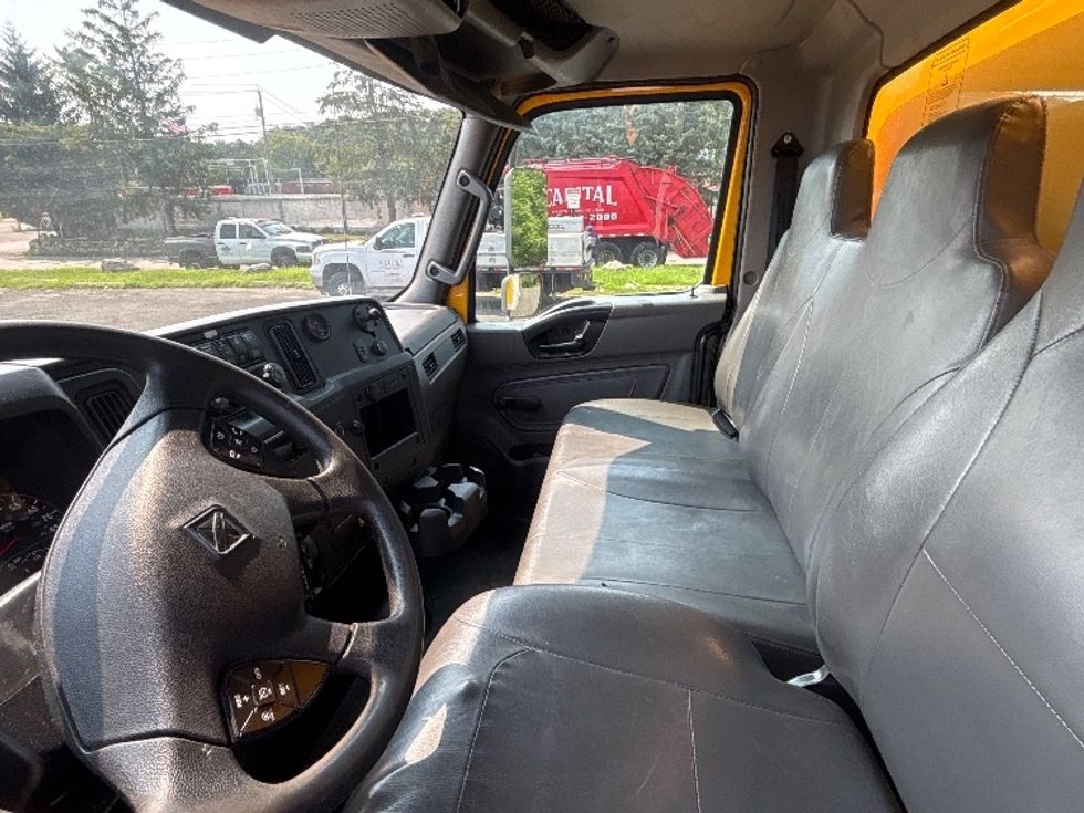 Medium Duty Box Truck-Light and Medium Duty Trucks-International-2020-MV607-Elmsford-NY-140,523\n\t\tmiles-$ 60,750 - Image 19
