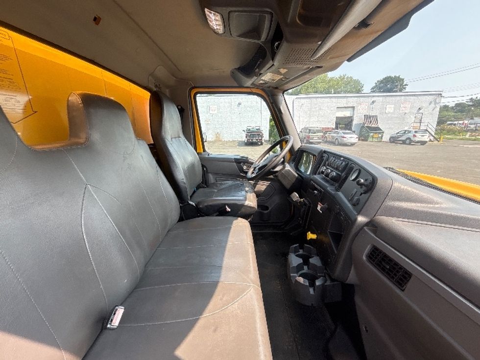 Medium Duty Box Truck-Light and Medium Duty Trucks-International-2020-MV607-Elmsford-NY-140,523\n\t\tmiles-$ 60,750 - Image 22