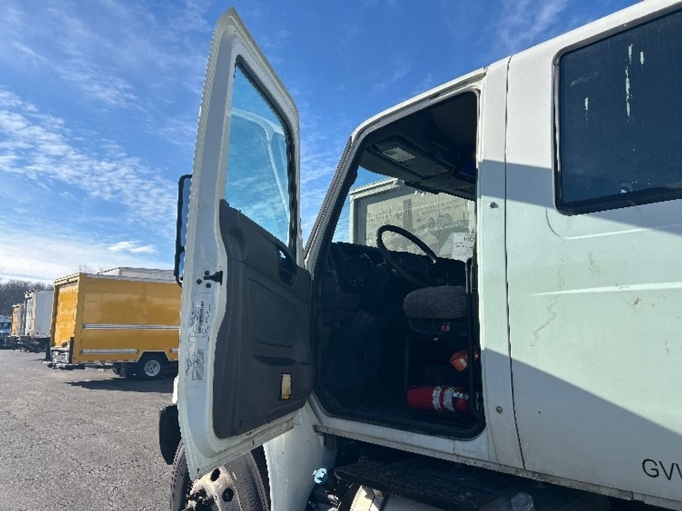 Medium Duty Box Truck-Light and Medium Duty Trucks-International-2020-MV607-Elmsford-NY-143,117\n\t\tmiles-$ 56,000 - Image 16