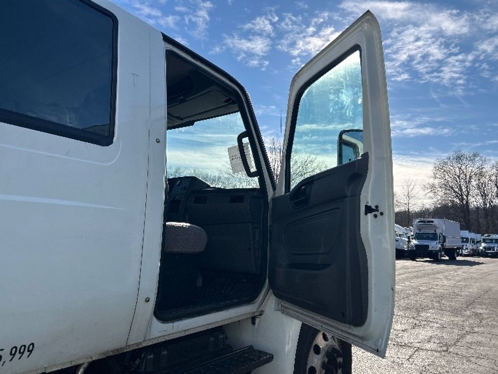 Medium Duty Box Truck-Light and Medium Duty Trucks-International-2020-MV607-Elmsford-NY-143,117\n\t\tmiles-$ 56,000 - Image 20